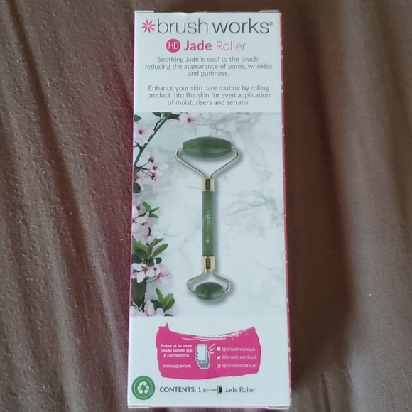 brushworks HD Jade Roller - Picture 2 of 3